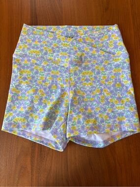 Floral V front crossover short